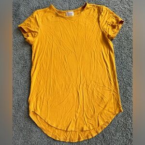 Soft baggy yellow t shirt